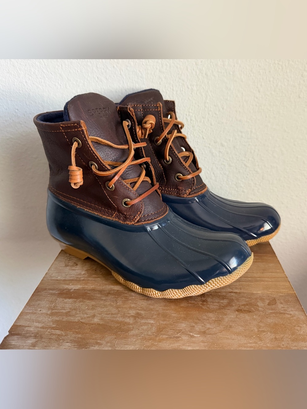 NWT Sperry Navy and Brown Waterproof Duck Boots